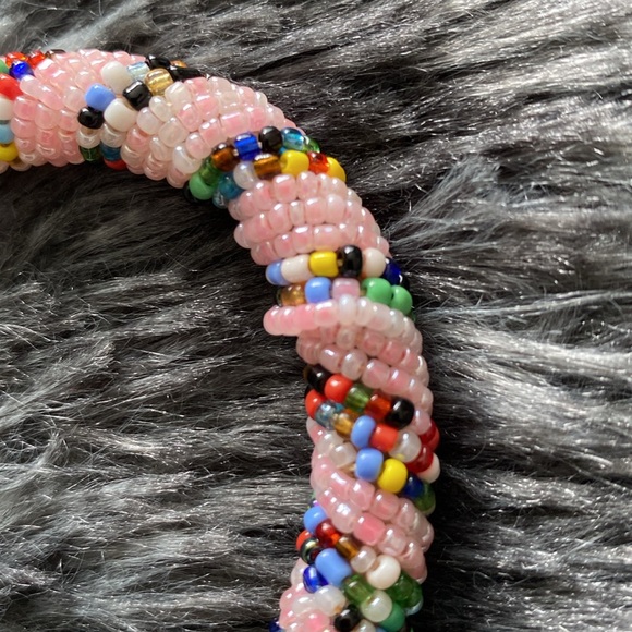 Pale Pink Spiral Colourful Beaded Bangle Bracelet - Picture 9 of 17